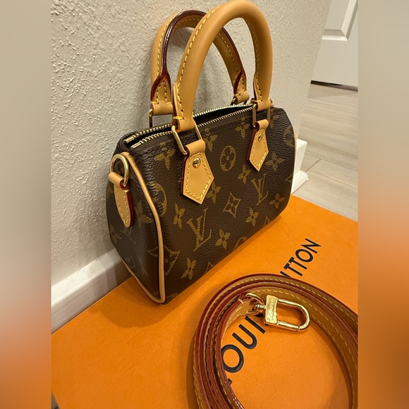 Authentic Louis Vuitton Nano Speedy - Picture 3 of 15